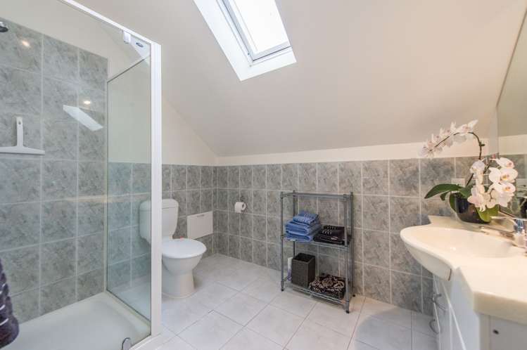 12 Kylie Court Clover Park_11