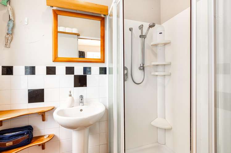 80 Delhi Crescent Khandallah_13