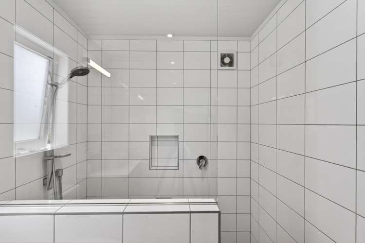 27 Neeve Road Taradale_18