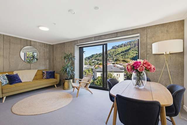 Stylish, Sun, Views & Walk-to-Work Living!