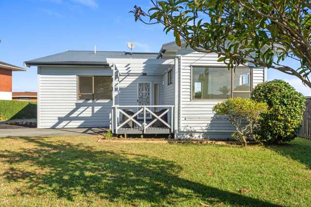 85 Pupuke Road Northcote_2