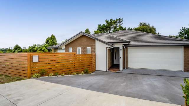 Modern Abode with Bush Outlook