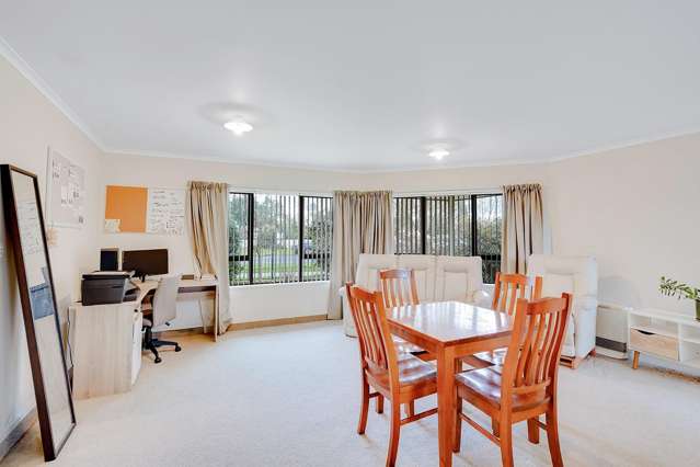260 Shakespeare Street 11373_4