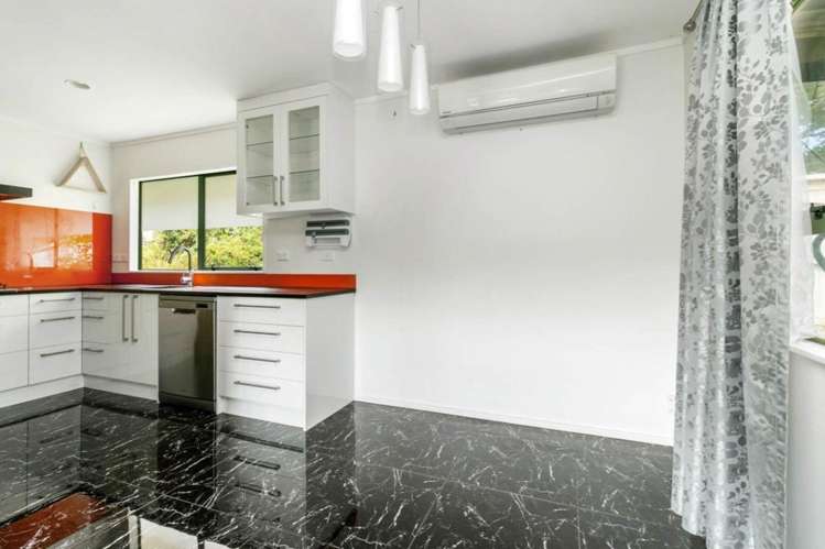 A/20 Pine Street New Lynn_5