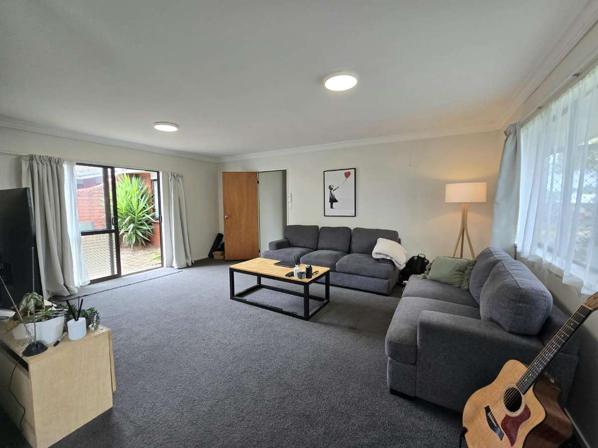 Spacious Two-Bedroom Home in Central Tauranga - Available on/after 30/11/2026 2
