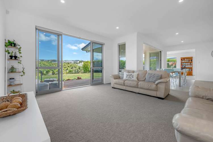 16 Cadwil Drive Beachlands_5