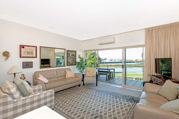 20/100 Customhouse Street Gisborne_9