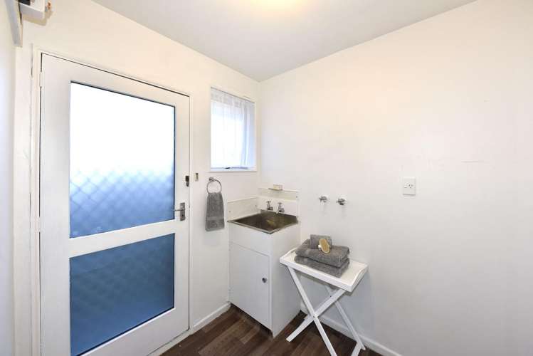 2/36 Compton Street Woolston_17