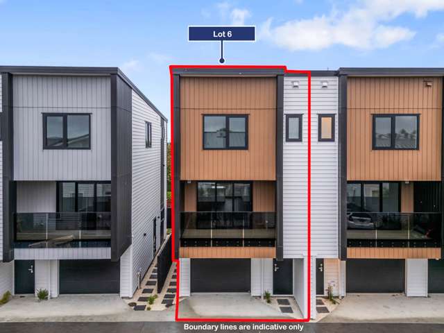 Luxury Living Townhouse in Mount Wellington