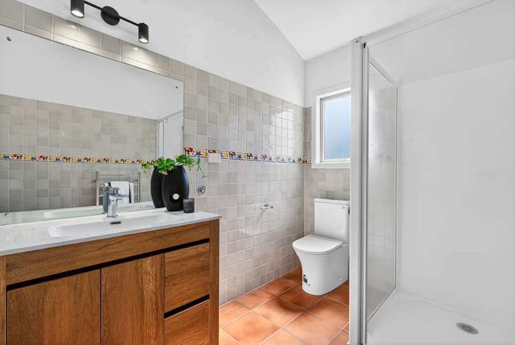 2/10 Windsor Place Mairangi Bay_22