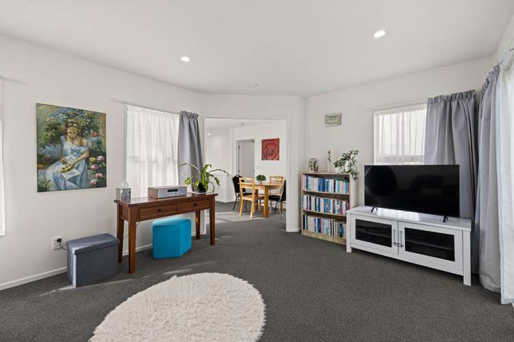 3/106 Olliviers Road_0