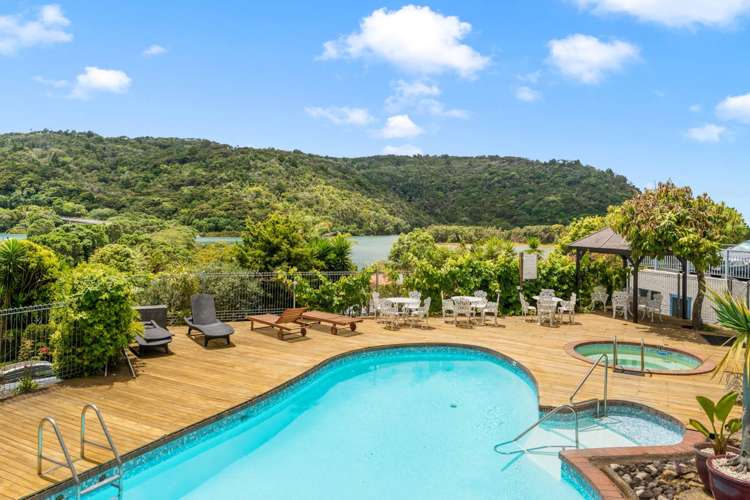 1E/2 Weranui Road Waiwera_18