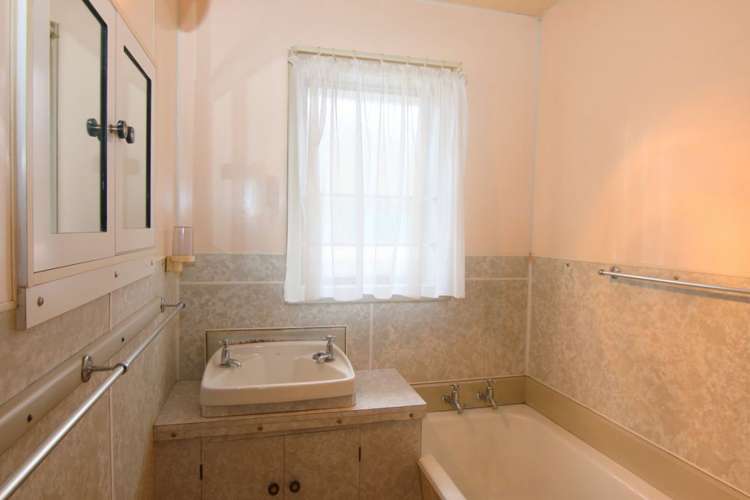 44 Basingstoke Street Aranui_12