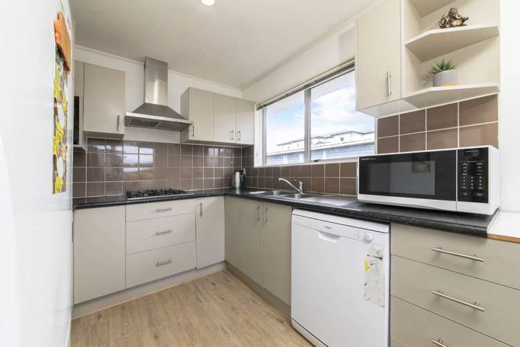 2/124 Hutchinson Avenue New Lynn_2