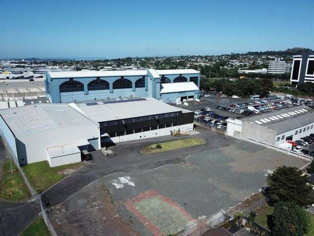 HIGH VOLUME WAREHOUSE WITH MASSIVE YARD