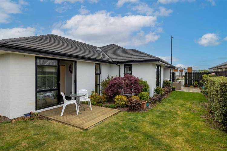 47 Vernon Drive Lincoln_21