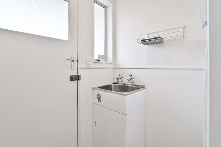 8b Walton Way Flaxmere_12