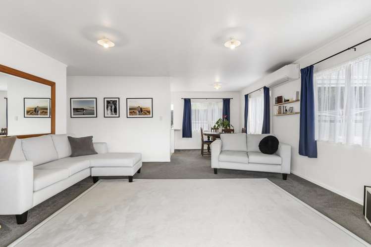 16 Carillon Place Massey_9