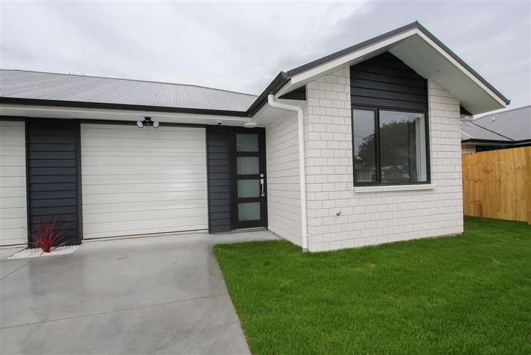 2/8A Rutherford Street_0