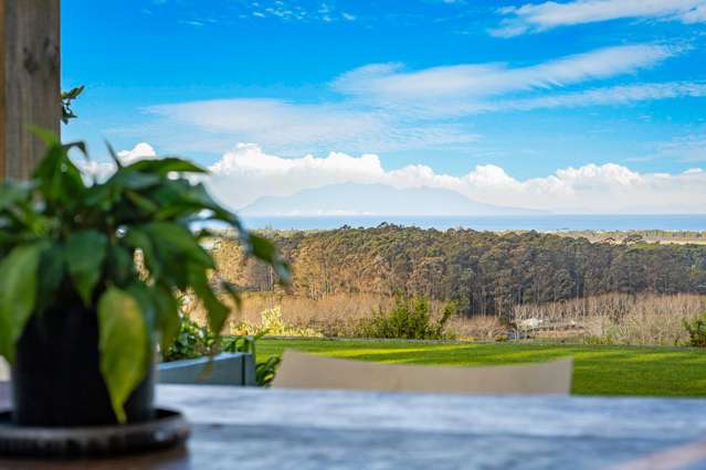 Mediterranean vibes with Omaha Bay vista