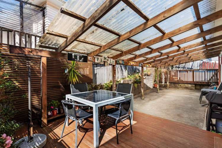 2 Hellyers Street Birkdale_16