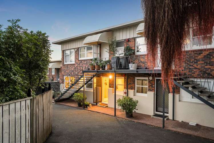 4/198 Hurstmere Road Takapuna_4
