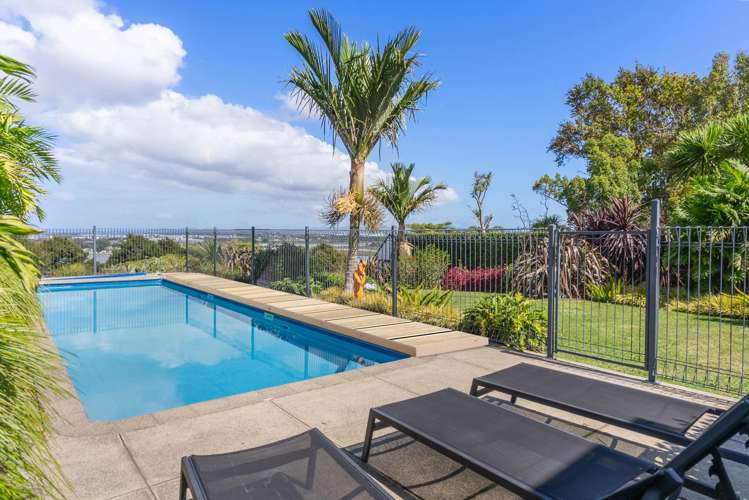 11 Chatham Avenue Paremoremo_21