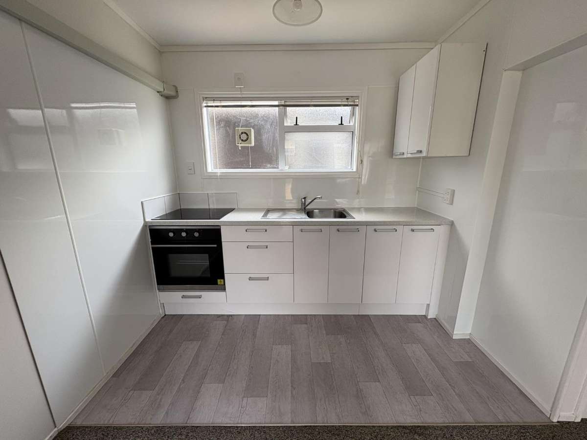 Spacious One-Bedroom unit for rent - Prime central location 2