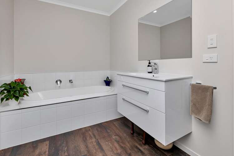 26 Key West Drive One Tree Point_12