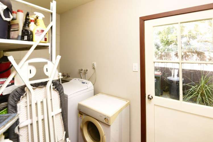 2/50 Queens Drive Allenton_12