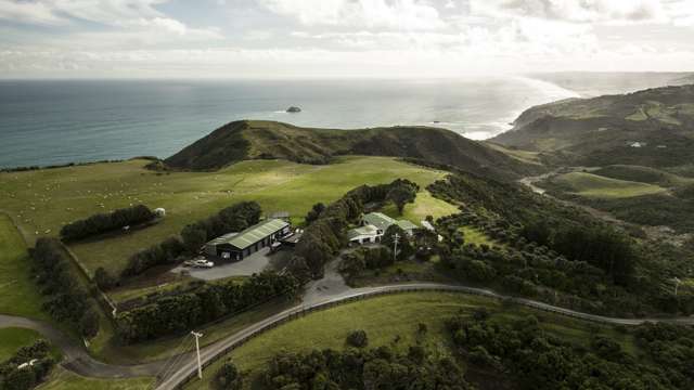 216 Constable Road Muriwai Beach_1