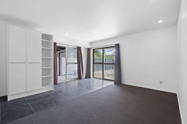 2/630 Hereford Street Linwood_2