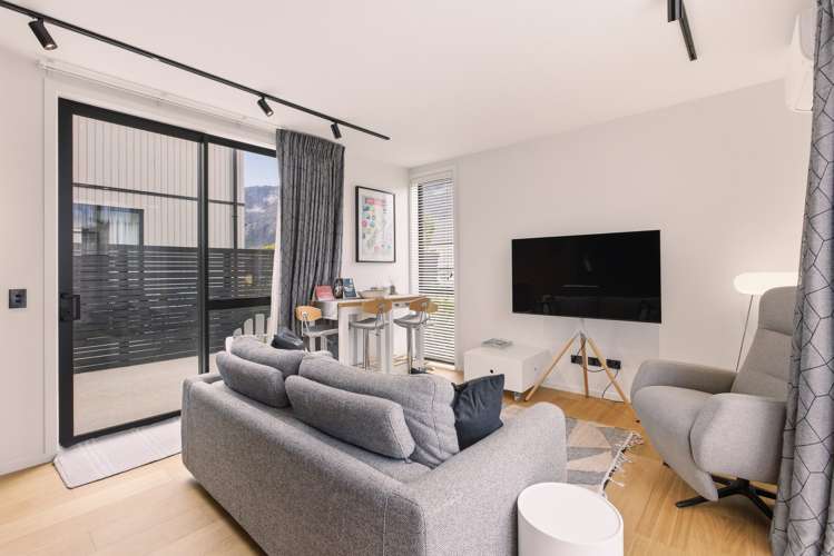 33 Casterway Crescent Jack's Point_12