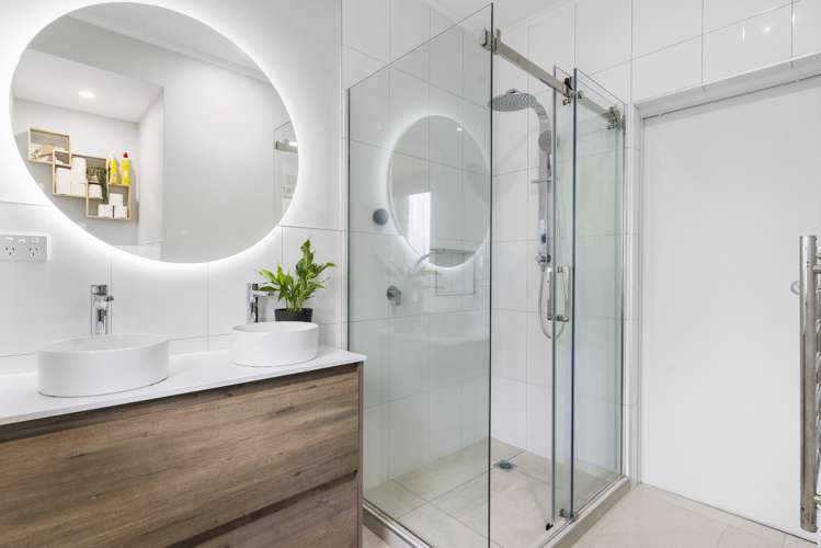 4 Akehurst Avenue New Lynn_10