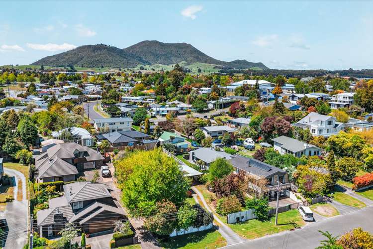 14 Sunset Street Hilltop_21