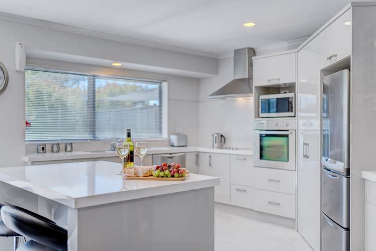 1 Pine Harbour Parade Beachlands_6