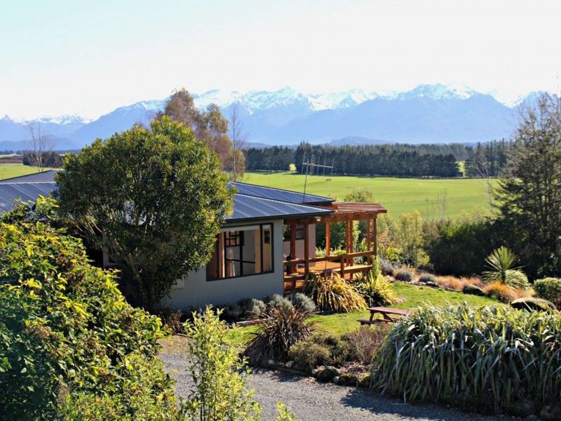 896 Hillside Manapouri Road Manapouri Southland Houses for Sale
