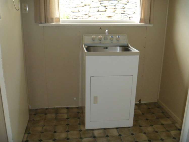 7 Branxholm Street Roxburgh_14