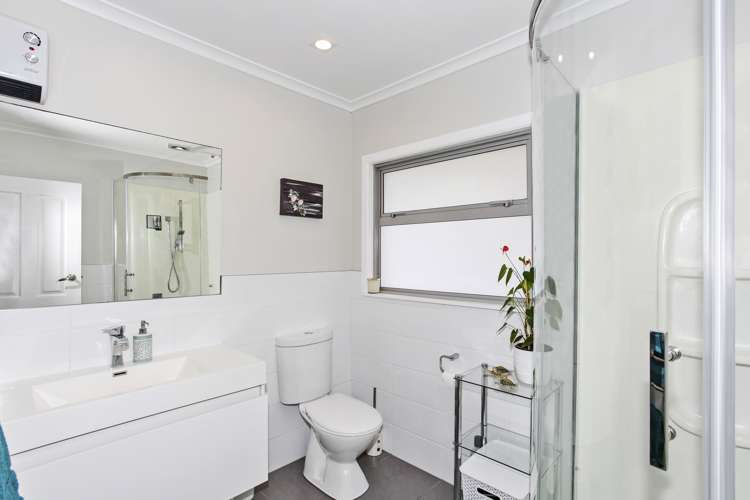 13 Hanover Place Pahurehure_16