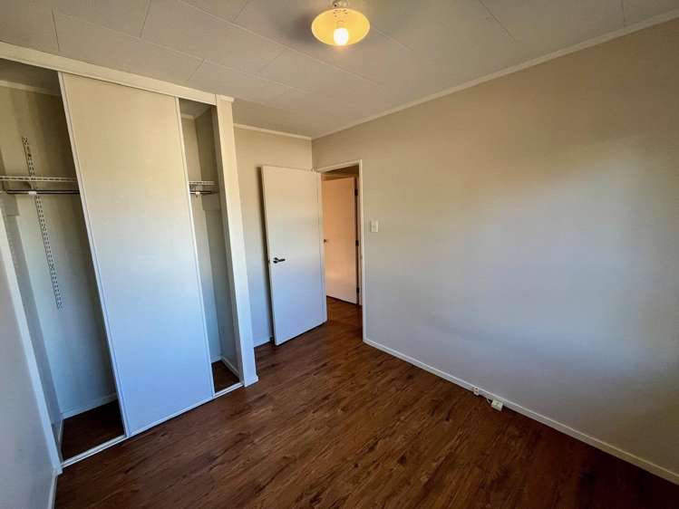 1 John Webster Place Glen Eden_14