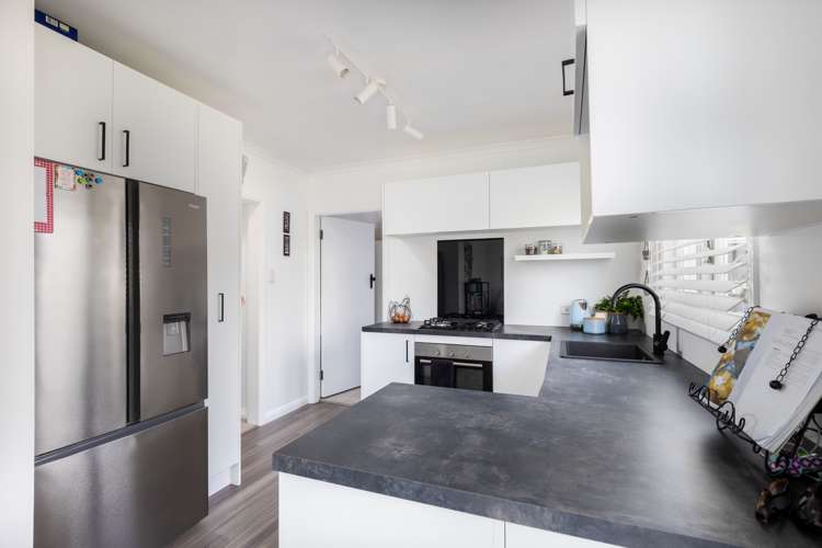 3 Roto Street Westown_7