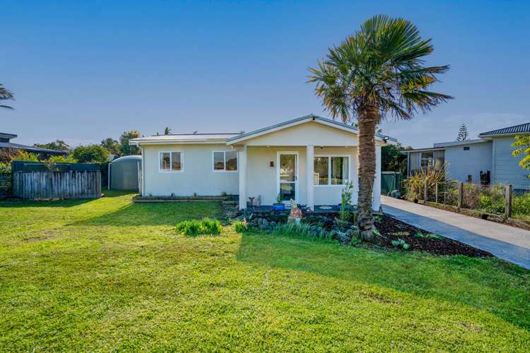 8 Pohutukawa Avenue Kaiaua_21