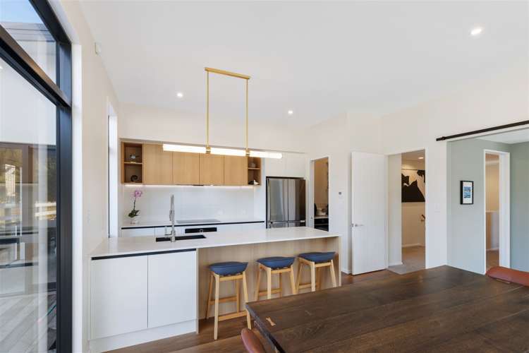 11 Round Hill Rise Cracroft_9