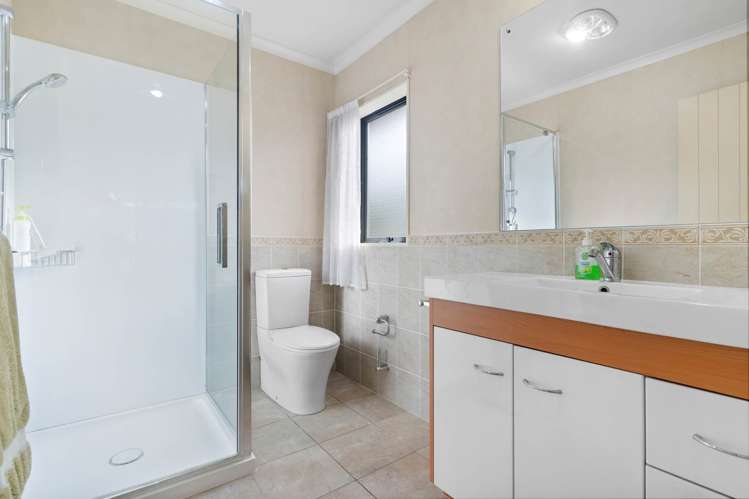14 Banshire Close Flat Bush_23
