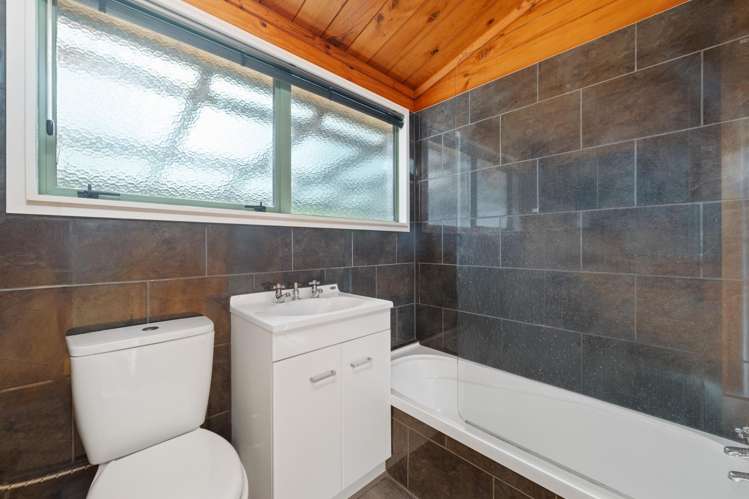 1 School Road Riverlands_11