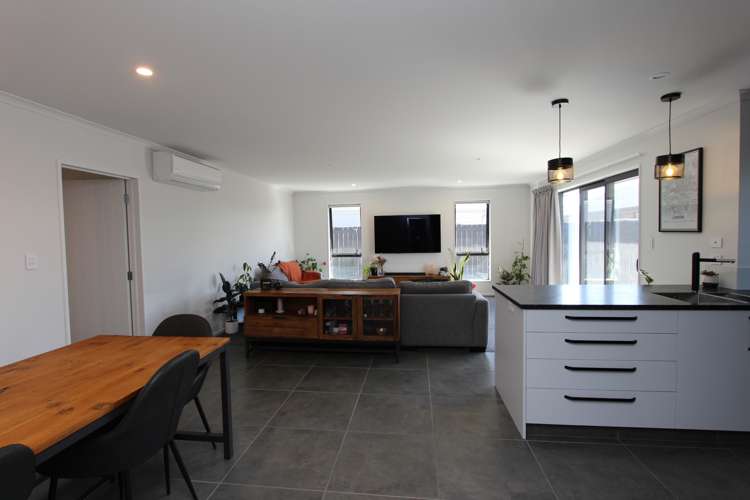 30 Catalina Crescent Burleigh_17