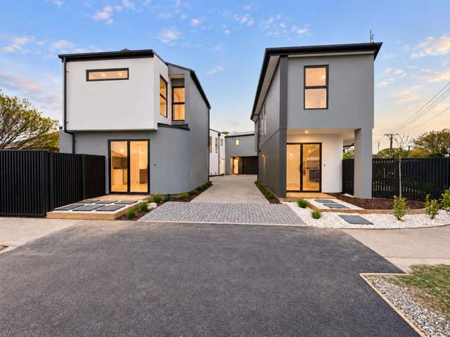 Almost Ready - Burnside High & Airport Nearby!