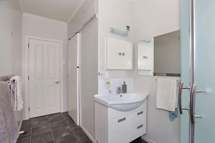 49 Grey Street Feilding_15