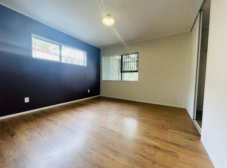 1 John Webster Place Glen Eden_4