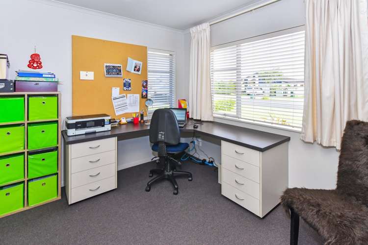 42 Aberdeen Crescent Wattle Downs_14